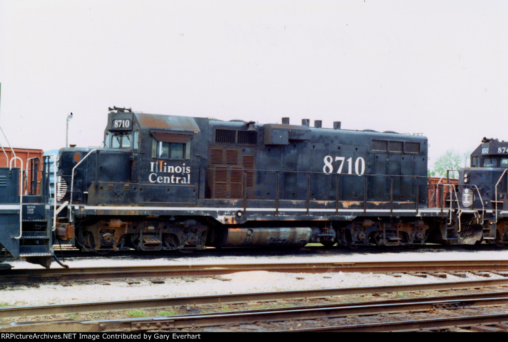 IC GP11 #8710 - Illinois Central